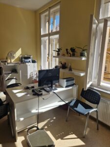 625c949f-f074-4d63-8f4c-cb4fe8975461